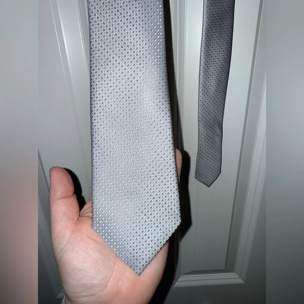 Calibrate Anser Solid Silk Tie in Charcoal